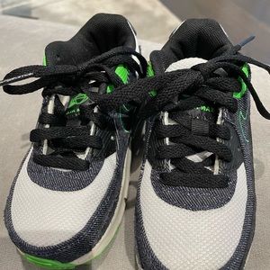 Nike Air Max. Toddler. Size 9C white / black/ touch of dark denim on the sides